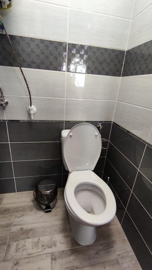 Freedom-Fehervar Apartman เซแกชแฟเฮร์วาร์ ภายนอก รูปภาพ