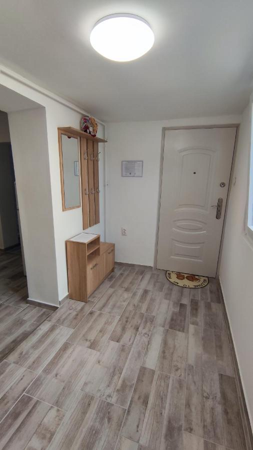 Freedom-Fehervar Apartman เซแกชแฟเฮร์วาร์ ภายนอก รูปภาพ